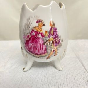 Porcelain Vintage Cracked Egg Footed Vase Victorian Couple Gold Trim #4659